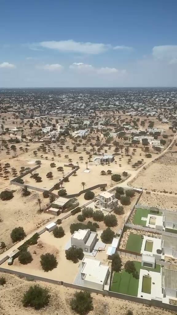 Quartier de villas haut standing autour du terrain à Djerba